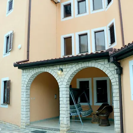 In Mit Moebliertem Balkon * Fazana
